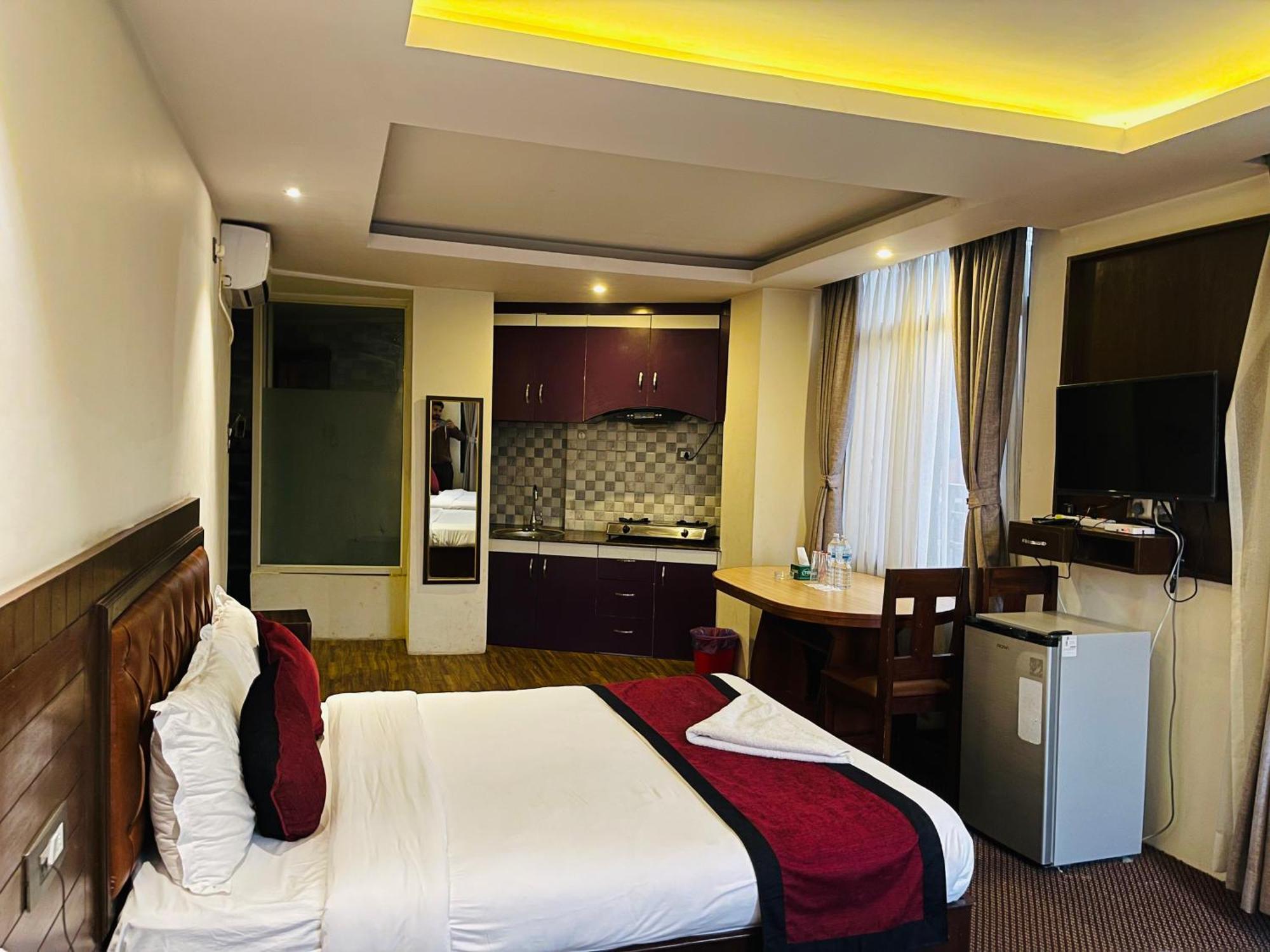 Hotel De Universal กาฐมาณฑุ ภายนอก รูปภาพ